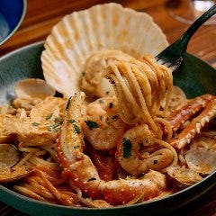ピッツァもパスタもランチはドリンクバーセットでお得！
