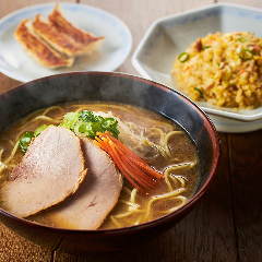 らーめんぎょうざ古潭京橋OBP店