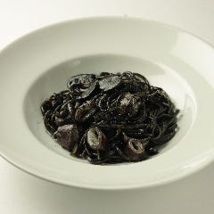 ネーロ・ディ・セッピア （イカスミパスタ）