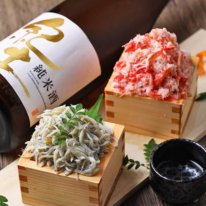 ずわい蟹のこぼれ寿司　/　しらすのこぼれ寿司