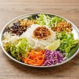 彩り野菜のベトナム風和え麺