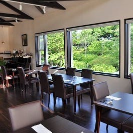 伊豆高原 地元食材イタリアン ミラコロ_店内/テーブル席 1~24名様(着座)