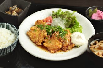 博多 ぶあいそ 別邸 ランチメニュー ぐるなび