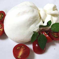 北海道産ブッラータと生ハム