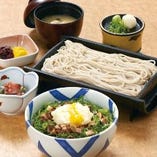 【ランチ】はたごやＪＲ明石駅店オリジナル 温玉丼とせいろ蕎麦セット