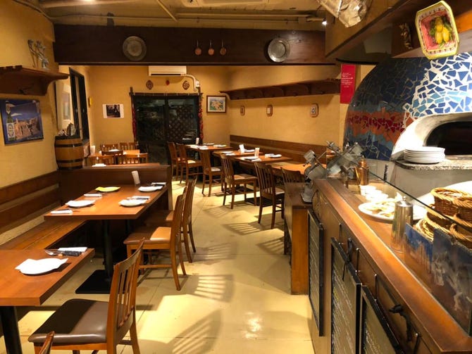 ピッツェリア ファリーナ>