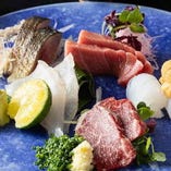 新鮮な魚介類は、お刺身・お寿司でどうぞ。焼物もあります。