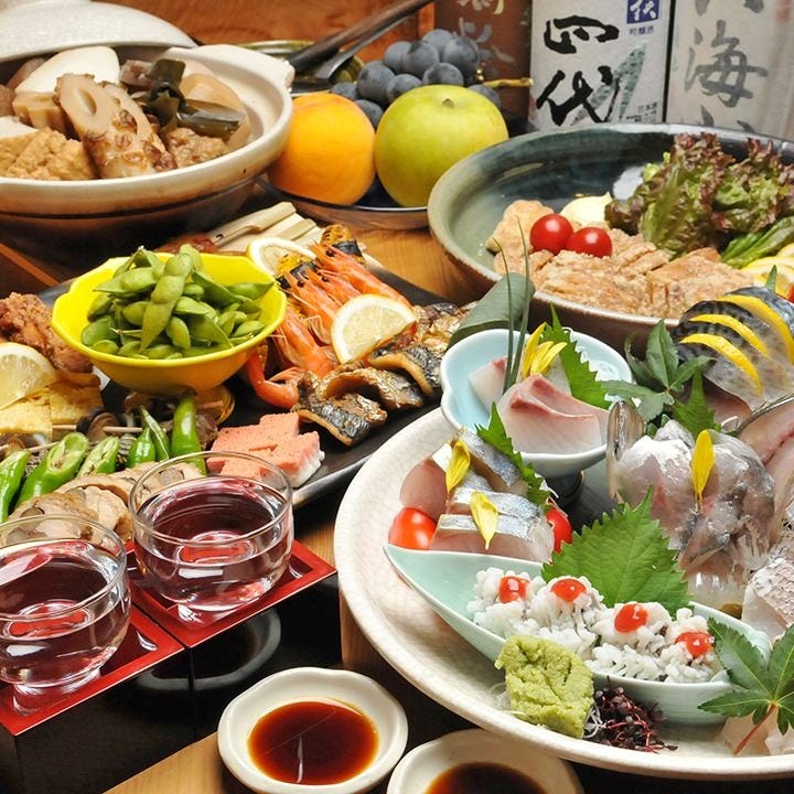 鮮魚や季節の食材を楽しめるコース3500円～。飲み放題は＋1500円
