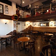 キャデラックカフェ ハンバーガーダイニング_フロア貸切(~40名様/~16名様×2フロア)