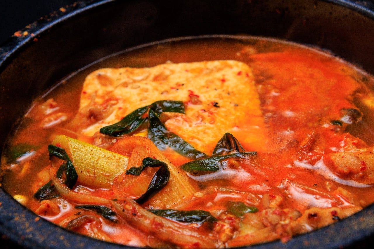 自家製スープの素で作られたユッケジャンやスンドゥブはおすすめ
