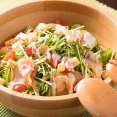 九州産華味鳥の生ハムシーザーサラダ