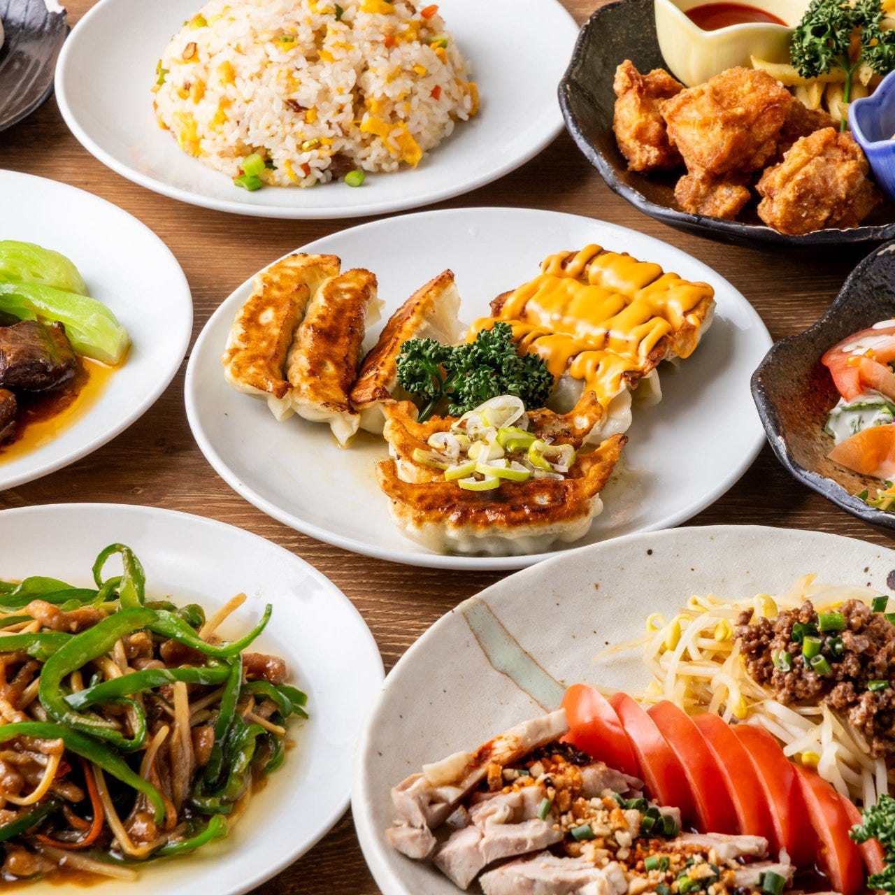 金の餃子酒場 渋谷本店の熱々肉汁餃子やとろとろにら玉など全7品