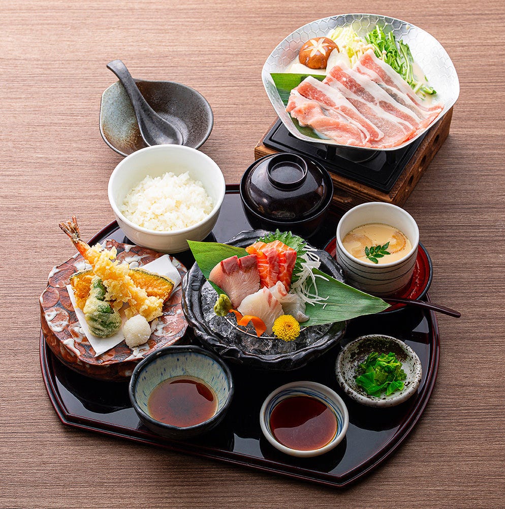 和彩旬彩 うおまん 尼崎キューズモール店_名物の豆乳鍋がセットになったうおまん豆乳鍋御膳