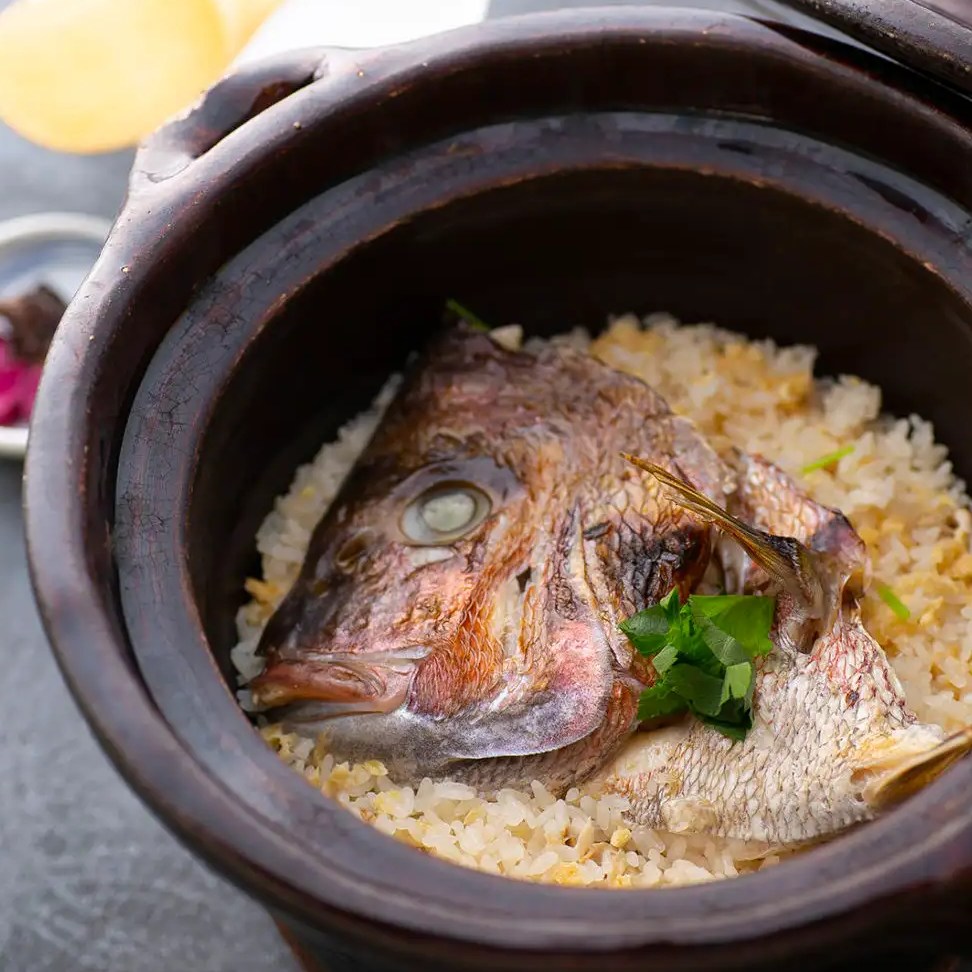 和彩旬彩 うおまん 尼崎キューズモール店_女性にも好評！うおまん名物　鯛めし