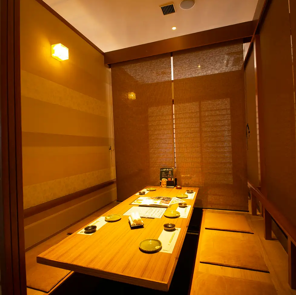 和彩旬彩 うおまん 尼崎キューズモール店_10名様までの掘りごたつ席の個室
