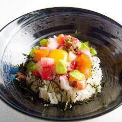 和彩旬彩 うおまん 尼崎キューズモール店_海鮮まかない丼