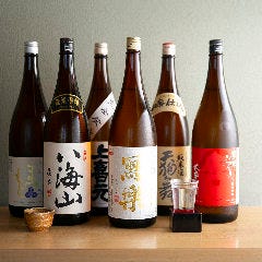 和彩旬彩 うおまん 尼崎キューズモール店_宴会コースには飲み放題が付いております。ビールをはじめ、純米吟醸の地酒、サワー、ウィスキー、焼酎、カクテルなど、充実しております。ぜひ、おいしい料理とドリンクをお愉しみください。