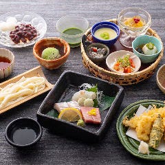 和彩旬彩 うおまん 尼崎キューズモール店_【昼限定】抹茶あんみつ付！花かごと天婦羅のお造り御膳