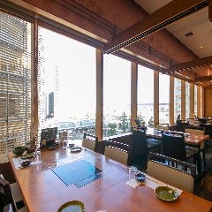 和彩旬彩 うおまん 尼崎キューズモール店_4名様までの個室感覚のテーブル席