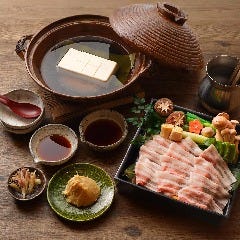 和彩旬彩 うおまん 尼崎キューズモール店_美人豆腐と日吉豚の豆乳鍋
