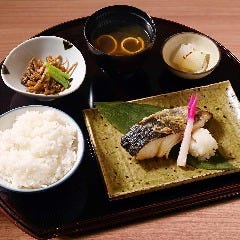 和彩旬彩 うおまん 尼崎キューズモール店_銀鱈西京焼き定食