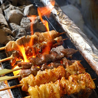 炭火やきとり とりちゃん八日市店_【90分飲み放題付】適度な歯応えとジューシーな旨味!炭火焼きやおすすめ串、たたき等『近江鶏堪能コース』