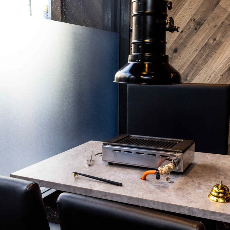 焼肉ふじ_広々とした落ち着いたテーブル席