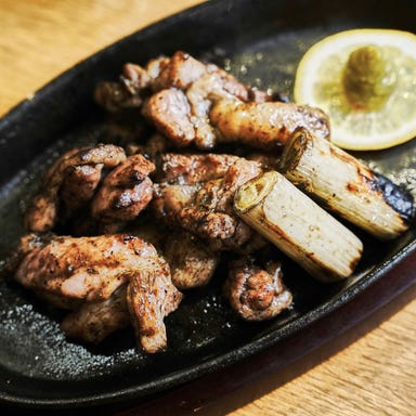 完全個室 地鶏焼き鳥100円 鳥道酒場 新宿2号店  こだわりの画像