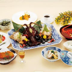 ランチ限定【珊瑚（さんご）】伊勢海老の活造り・甲羅揚・お吸い物など全10品 年中新鮮な伊勢海老をお届け