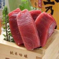 ちゃい九炉 八重洲店_看板メニューは「生本マグロ刺身枡盛」