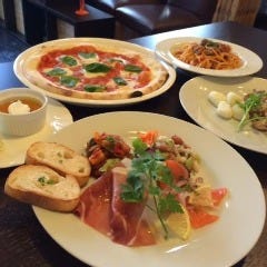 見た目にもこだわったコース料理！