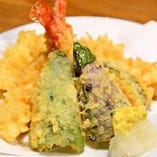 季節野菜や旬を使った『天ぷら盛り合わせ』
