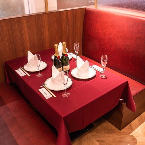 創作料理 YAESU BISTRO_2名様から大人数様まで落ち着いた雰囲気のBOX席に