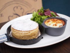 【数量限定】湘南小麦のベイクドフレンチパンケーキランチ(季節の野菜のサラダ付)