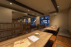小上がりの半個室風、掘りごたつ席