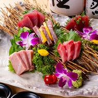 個室居酒屋 まぐろ奉行とかに代官 有楽町店_新鮮な本マグロを盛り放題で楽しめる!好きなだけお召し上がりください◎