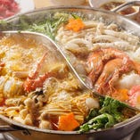 台湾火鍋は「故宮」名物！２色火鍋がお得。２人前（写真）でボリュームも味も◎１５種類の具材とスープがついて3960円