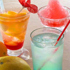 カクテルはどこよりも種類豊富！カラフルでトロピカル♪