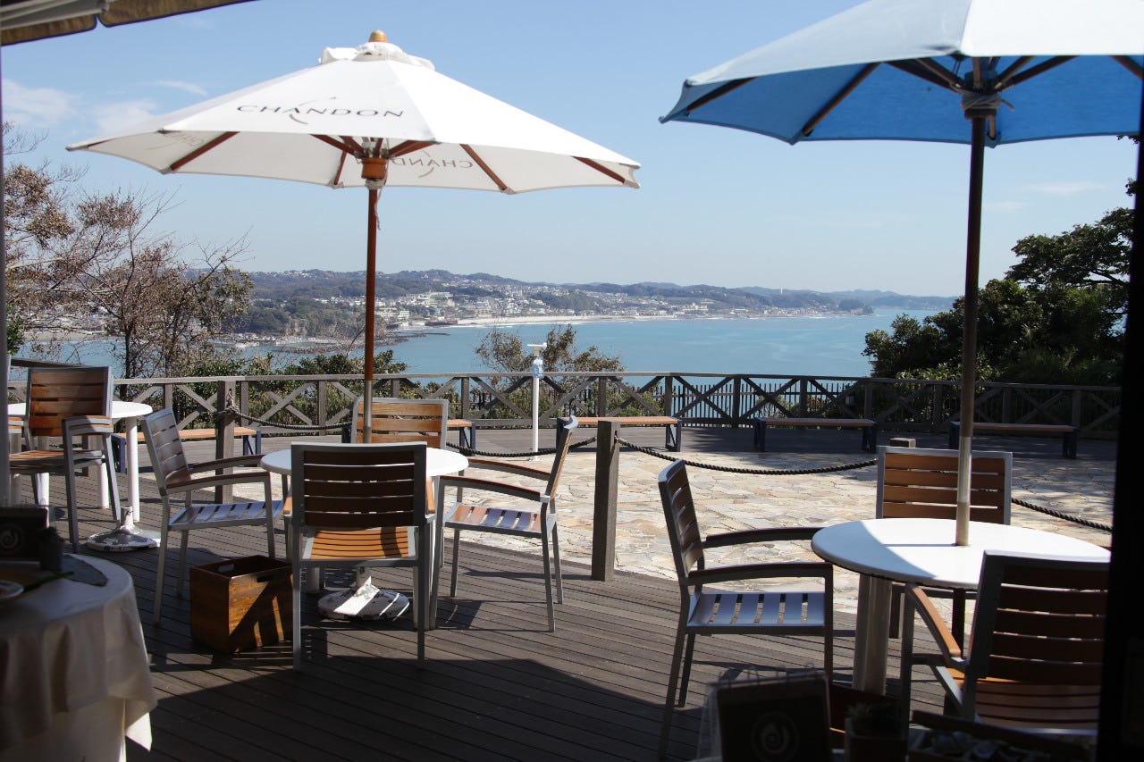 海が見えるロンカフェ 湘南江の島本店のテラス席