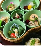 ［お昼限定のお料理］《花籠御膳》(税サ込)