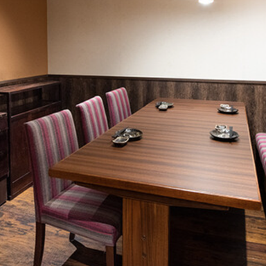 赤坂ソネマリ_ご家族や少人数のお集りにも最適な、幅広いシーンにご利用頂ける個室です。