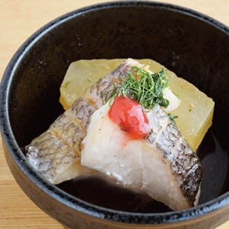 逸京ダイニング 守山庵 メニュー 逸京の季節のお魚料理 鱸 スズキ の梅しそ焼き冬瓜添え おばんざいビュッフェ ぐるなび