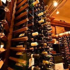 ソムリエ厳選旨安ワインが250種類！