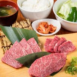 「神戸牛・特選黒毛和牛焼肉定食」神戸牛と特選黒毛和牛の盛り合わせ。本日の希少部位もお楽しみに！