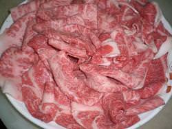 兵庫県産黒毛の神戸ビーフと呼ばれ口の中でとろけるお肉です