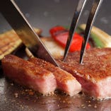 【黒毛和牛A5ランク赤身肉とサーロイン食べ比べ】グラススパークリング、ズワイガニの鉄板焼き付き