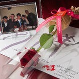 【クーポン利用】誕生日祝い・結婚記念日の方に！
プチデザートとフォトフレーム付記念写真プレゼント