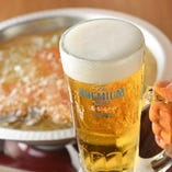 熱々の料理とビールをググっと飲む感覚がたまりません