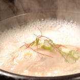 参鶏湯－サムゲタン－
CHICKEN GINSENG SOUP