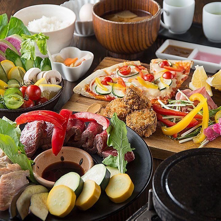 Gotoeat対象コース 名物サラダバー 野菜食べ放題 付き人気メニュー大集合 飲み放題付5000円の詳細 農家の台所 新宿三丁目店 新宿 野菜料理 ぐるなび